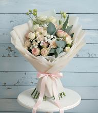 Букет цветов из:  Розы и Лизиантусы в Камских Полянах
