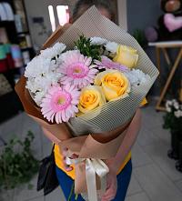 Букет цветов из:  Герберы, Розы и Хризантемы в Камских Полянах