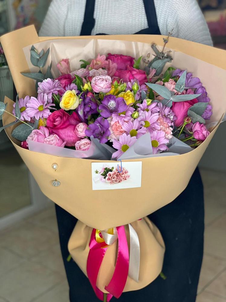 Букет цветов из: Хризантемы, Гвоздики и Альстромерии в Камских Полянах