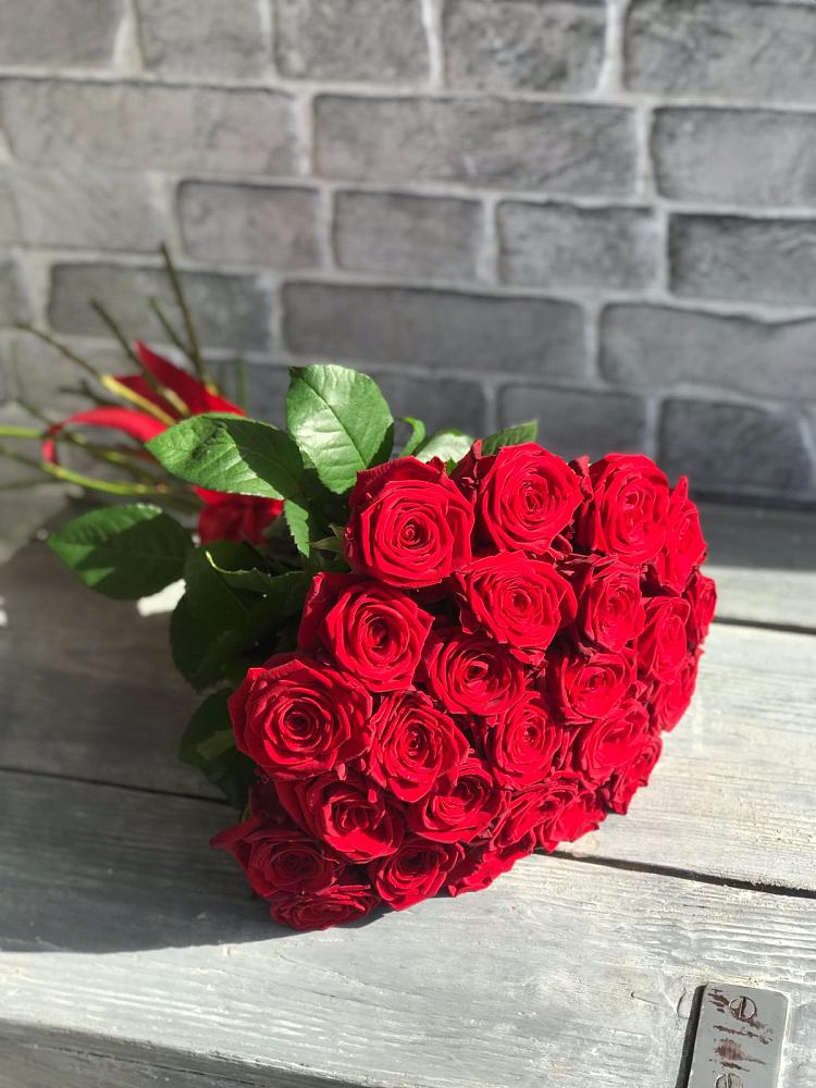 Букет Красные розы Фридом в Камских Полянах
