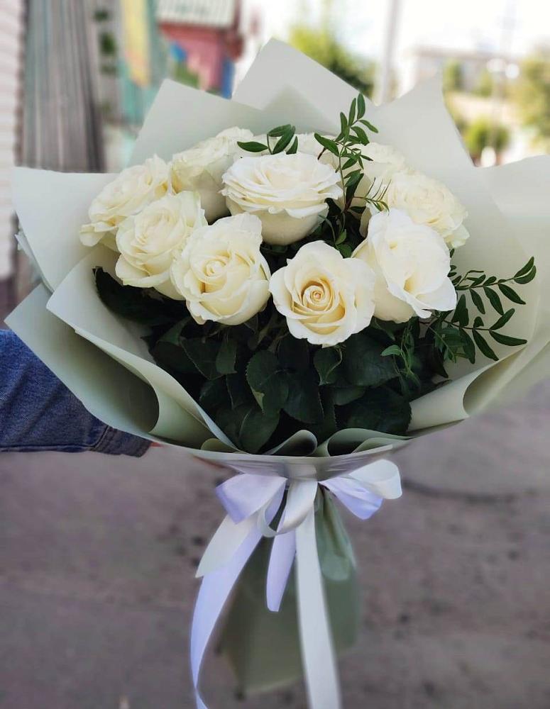 Букет Белые розы Проуд в Камских Полянах