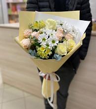 Букет цветов из:  Альстромерии, Розы и Хризантемы в Камских Полянах