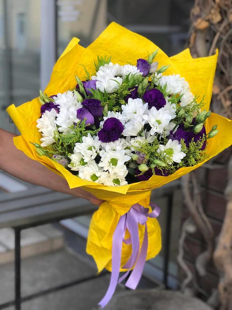 Букет цветов из: Ирисы, Хризантемы и Ромашки в Камских Полянах