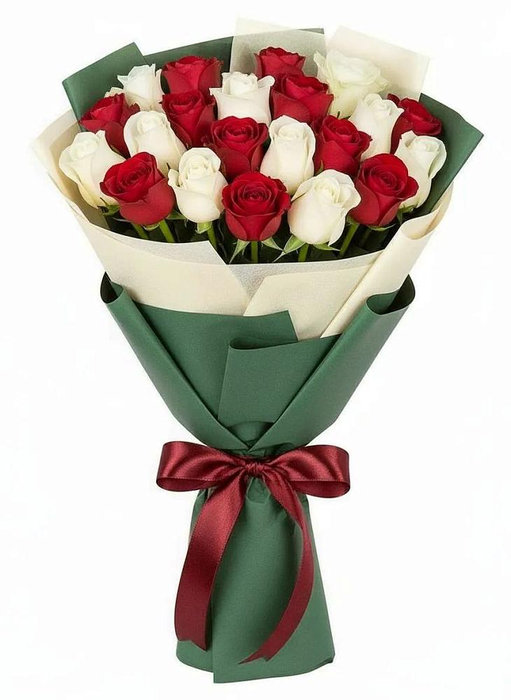 Букет Микс из красных и белых роз в Камских Полянах