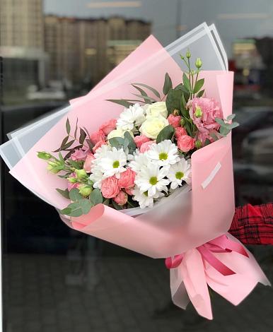 Букет цветов из: Розы, Лизиантусы и Хризантемы в Камских Полянах