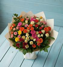 Букет Микс из разноцветных кустовых роз в Камских Полянах
