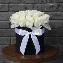 Цветочная композиция из Розы в шляпной коробке в Камских Полянах